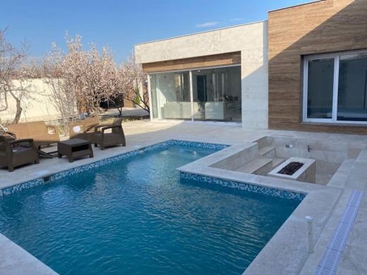 400 متر باغ ویلا با سند در شهریار